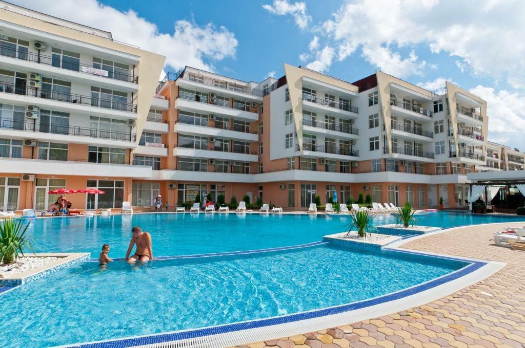 Апартаменти Grand Kameliq Сонячний Берег Екстер'єр фото
